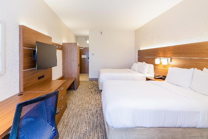 اتاق استاندارد با تخت بزرگ برای معلولان, La Quinta Inn & Suites By Wyndham Texas City I 45