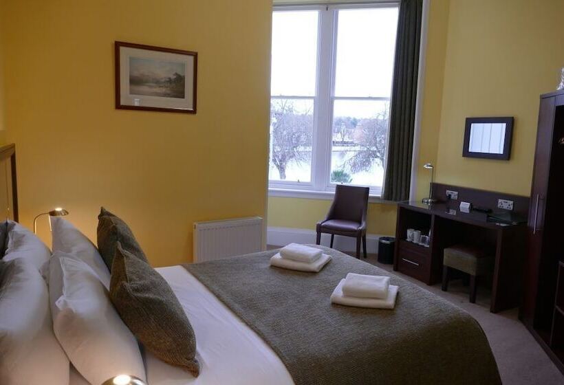 标准单人间, Strathness House