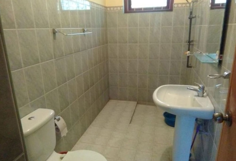 اتاق استاندارد با سرویس بهداشتی مشترک, Rivers Edge