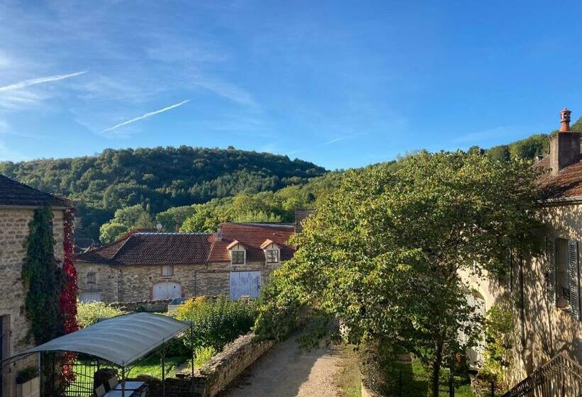 Номер Стандарт Вид на Горы, Clos De Belle Roche
