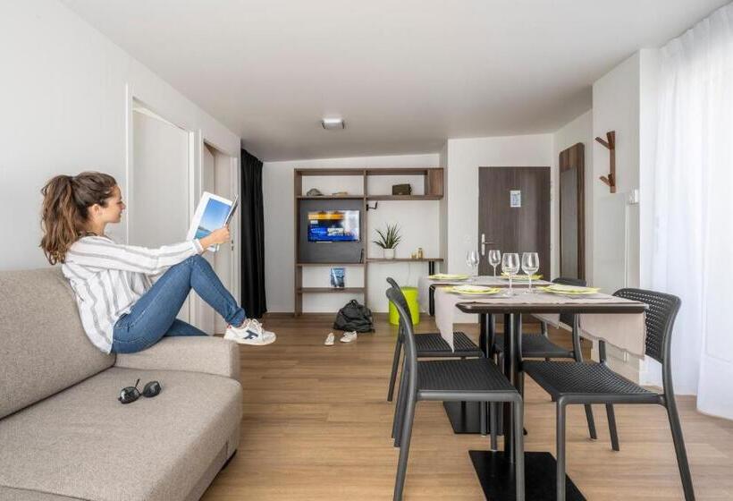 2 Bedroom Premium Apartment, Athome Residence Et Spa