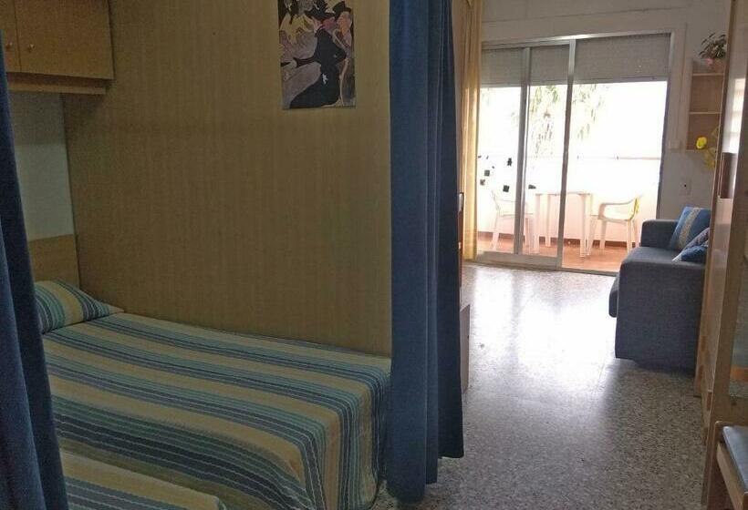 スタンダードスタジオ, Apartamentos Voramar 3000