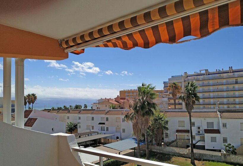 スタンダードスタジオ, Apartamentos Voramar 3000