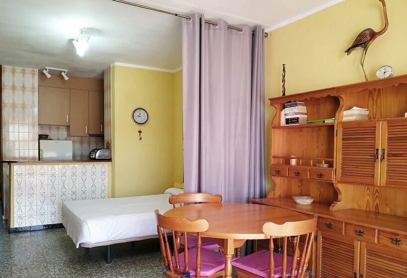 Escritório Estándar, Apartamentos Voramar 3000