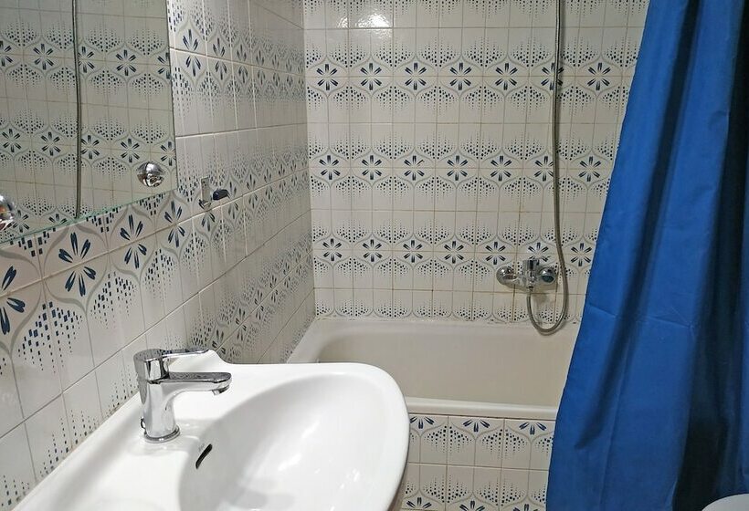 スタンダードスタジオ, Apartamentos Voramar 3000