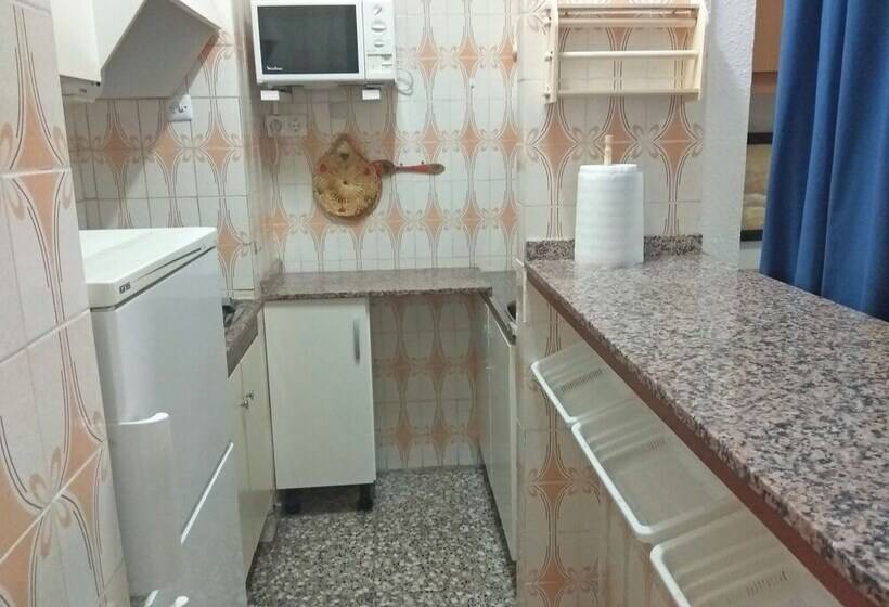 スタンダードスタジオ, Apartamentos Voramar 3000