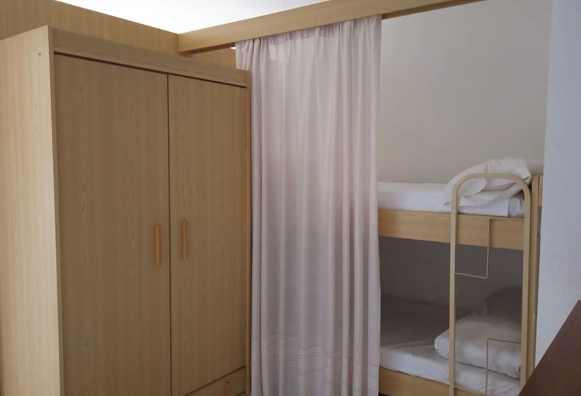 スタンダードスタジオ, Apartamentos Voramar 3000