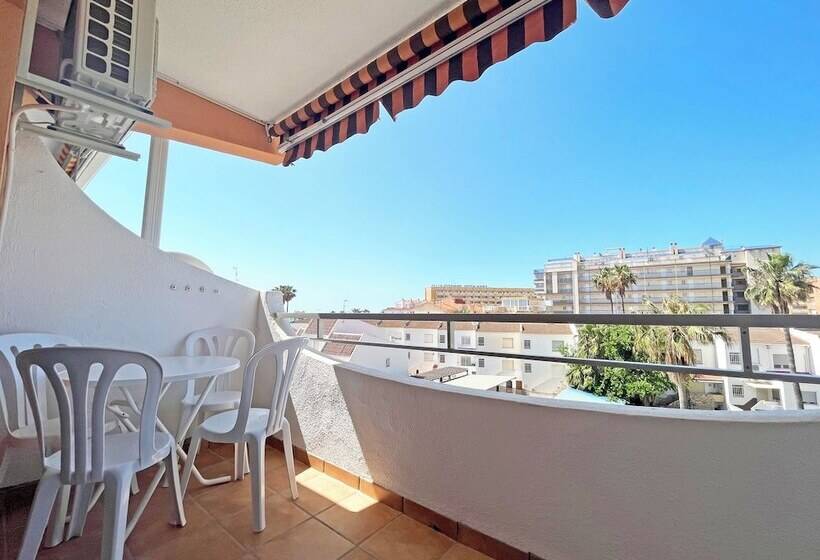 スタンダードスタジオ, Apartamentos Voramar 3000