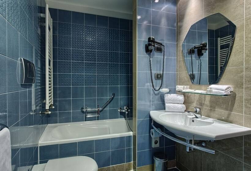 اتاق سوپریور سه تخته, Bv Grand Hotel Assisi