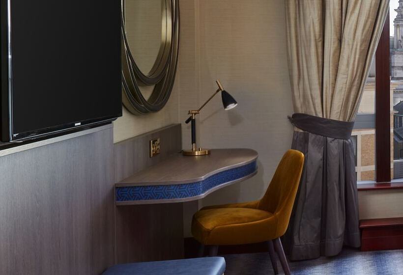 Номер Superior, Leonardo Royal Hotel London City   Tower Of London