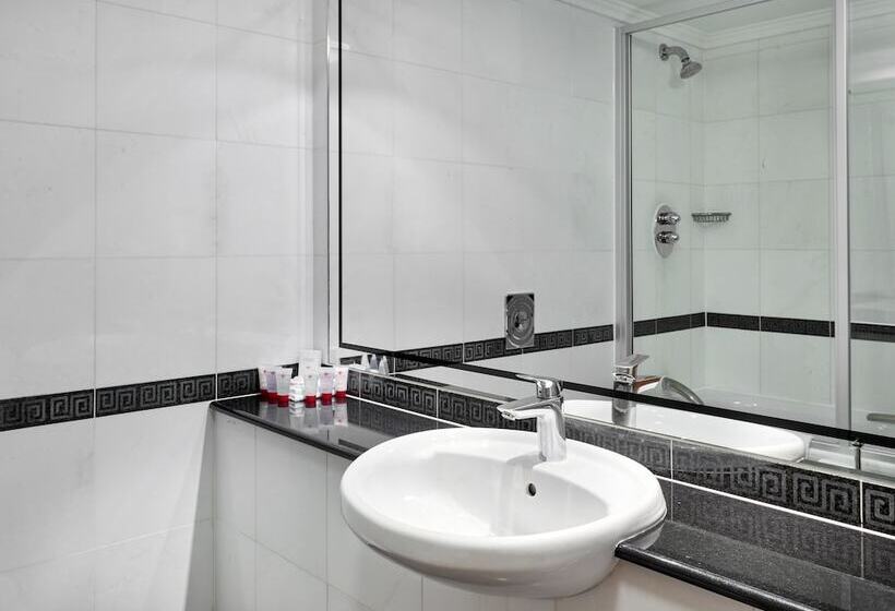 Номер Executive, Leonardo Royal Hotel London City   Tower Of London