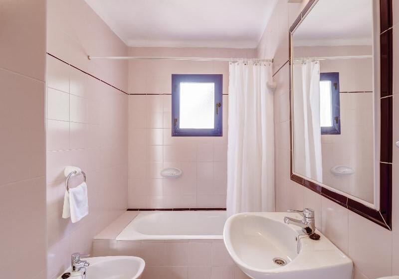 بانگلوی استاندارد, Insotel Club Maryland