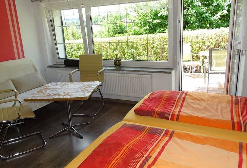 Номер Стандарт, Gästezimmer & Ferienwohnung Berge