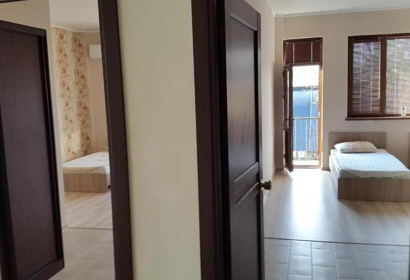 اتاق استاندارد, Private House
