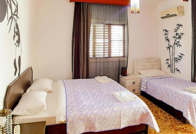 اتاق استاندارد با سرویس بهداشتی مشترک, Enter Hostel