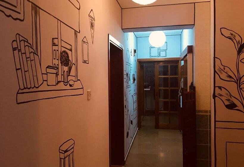 Economy Triple Room, Enter Hostel