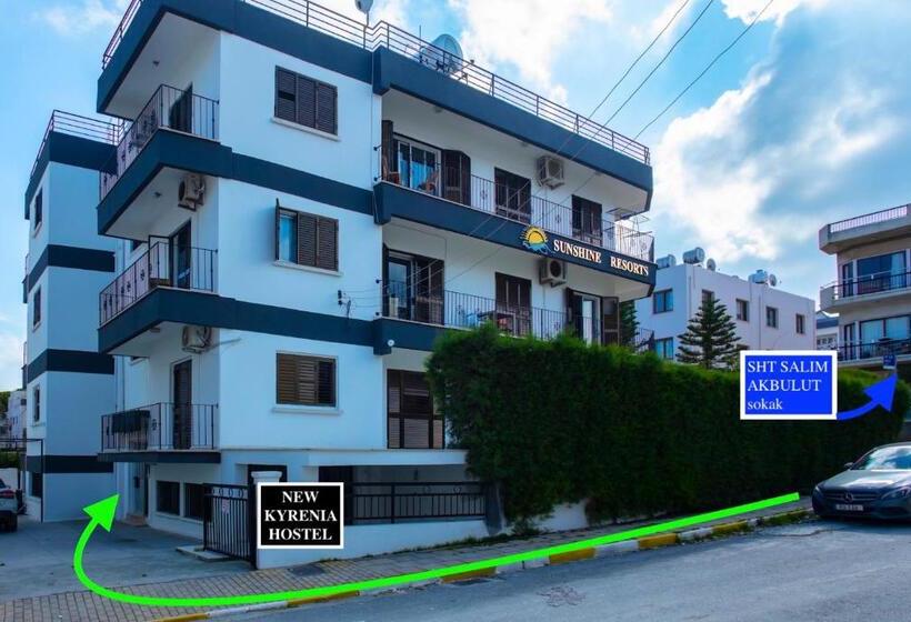 اتاق استاندارد سه تخته با بالکن, Enter Hostel
