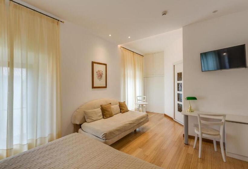 اتاق استاندارد سه نفره, Albergo Chiusarelli