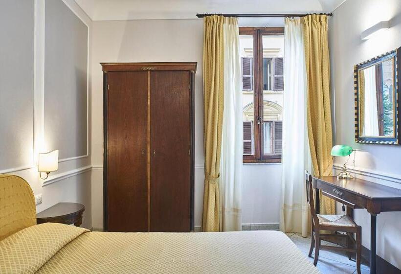 اتاق اکونومی, Albergo Chiusarelli