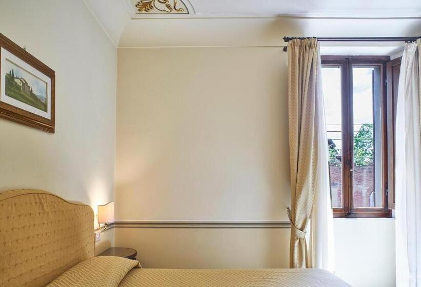 اتاق اکونومی, Albergo Chiusarelli