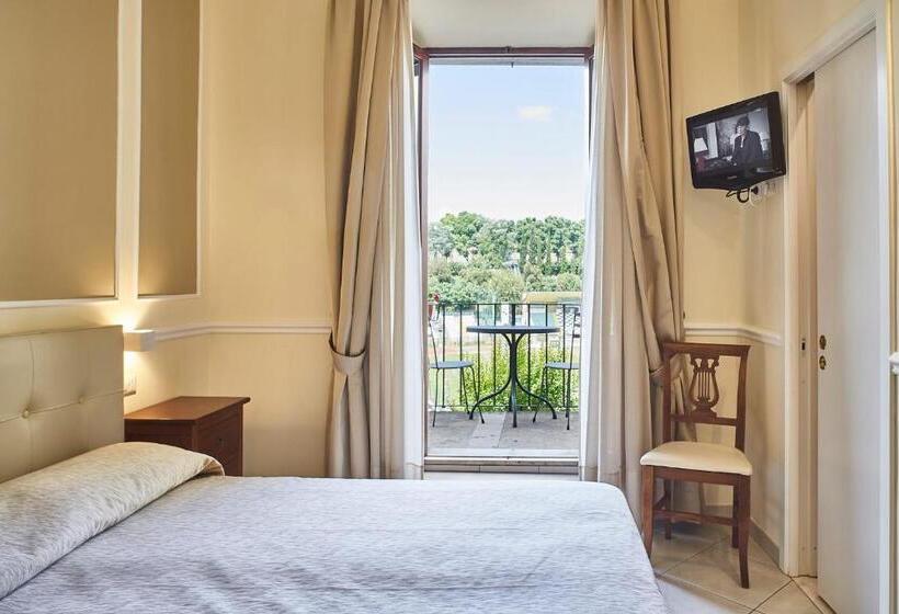 اتاق استاندارد با بالکن, Albergo Chiusarelli