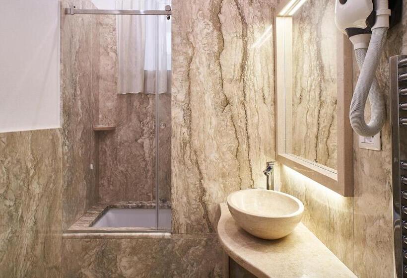 اتاق استاندارد, Albergo Chiusarelli