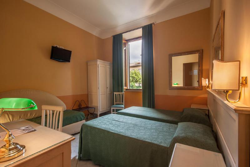 اتاق استاندارد سه نفره, Albergo Chiusarelli