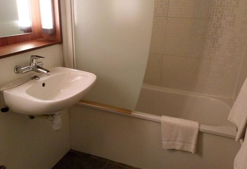 Номер Стандарт Двуспальная Кровать, Kyriad Direct Metz Nord – Woippy