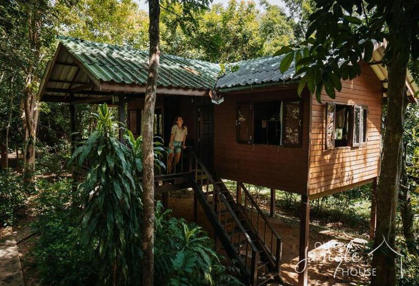 Семейное Бунгало, Our Jungle House