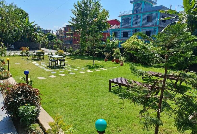 اتاق لوکس خانوادگی, Paradise Boutique