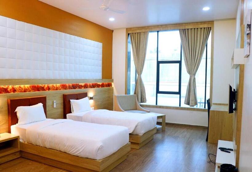带大床的豪华间, The Grand Astoria Somanth