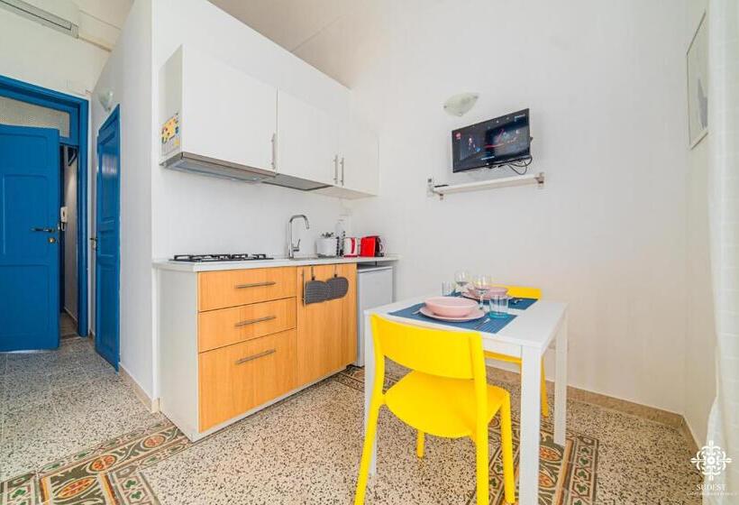 1 Schlafzimmer Apartment mit Balkon, Le 4 Perle Apartments