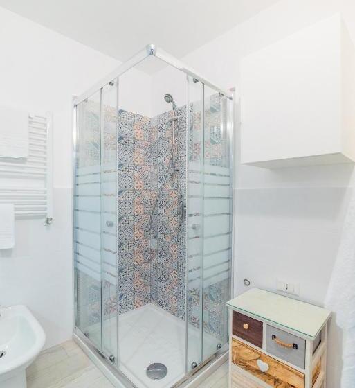 1 Schlafzimmer Apartment mit Balkon, Le 4 Perle Apartments