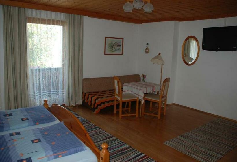 Номер Стандарт с Балконом, Gästehaus Der Gamser Winzerstube