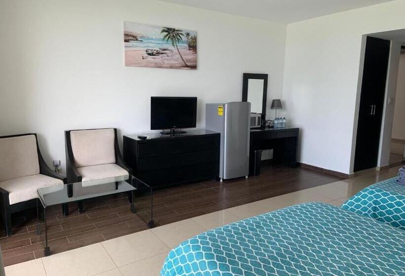Четырехместный Номер Стандарт с Балконом, Town Center Paradise In Playa Blanca