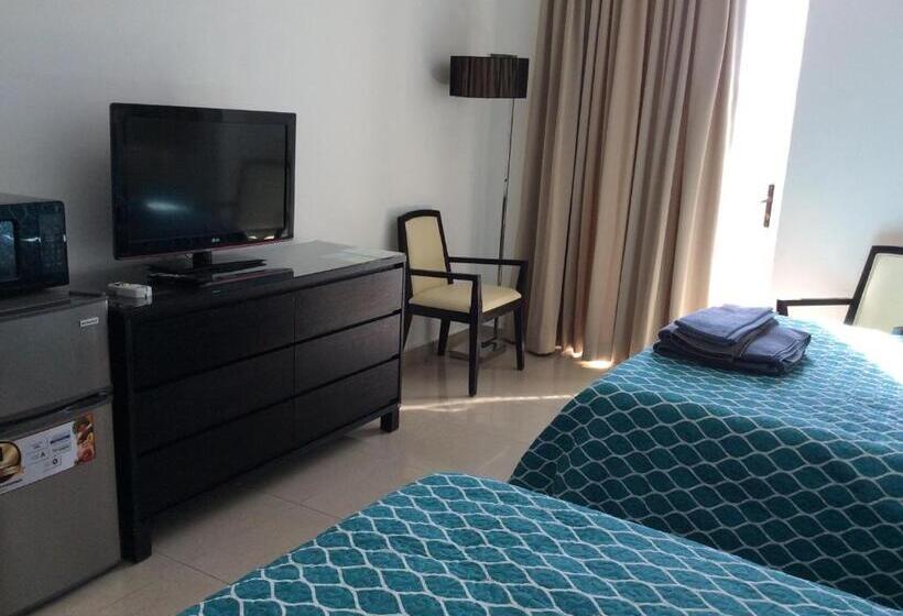 Четырехместный Номер Стандарт с Балконом, Town Center Paradise In Playa Blanca