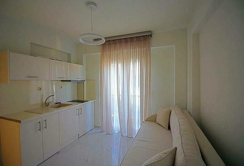 Полулюкс, Imagine Luxury Suites