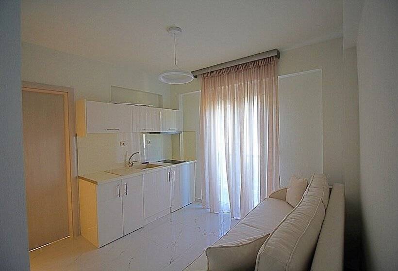 Полулюкс, Imagine Luxury Suites