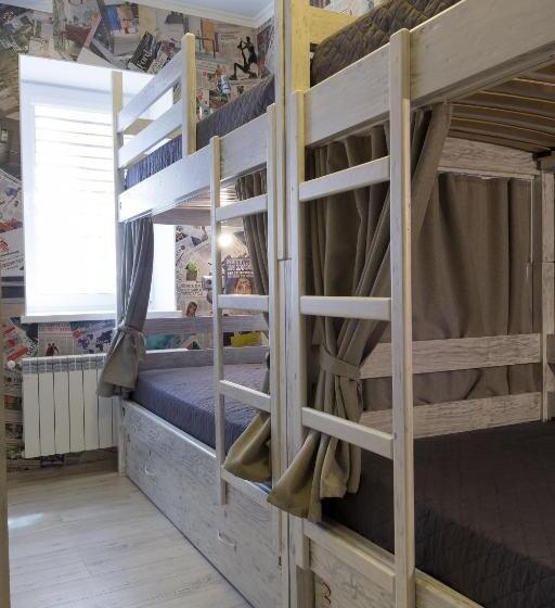 מיטה בחדר משותף, Art House Hostel