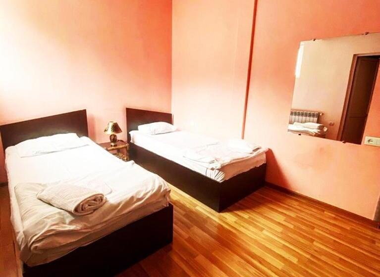 اتاق استاندارد, Domino Yerevan Hostel