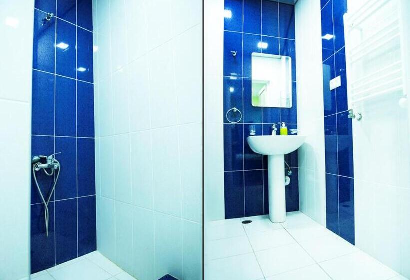 اتاق استاندارد, Domino Yerevan Hostel