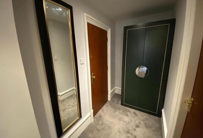 Трехместный Номер Комфорт, No6 West Coates