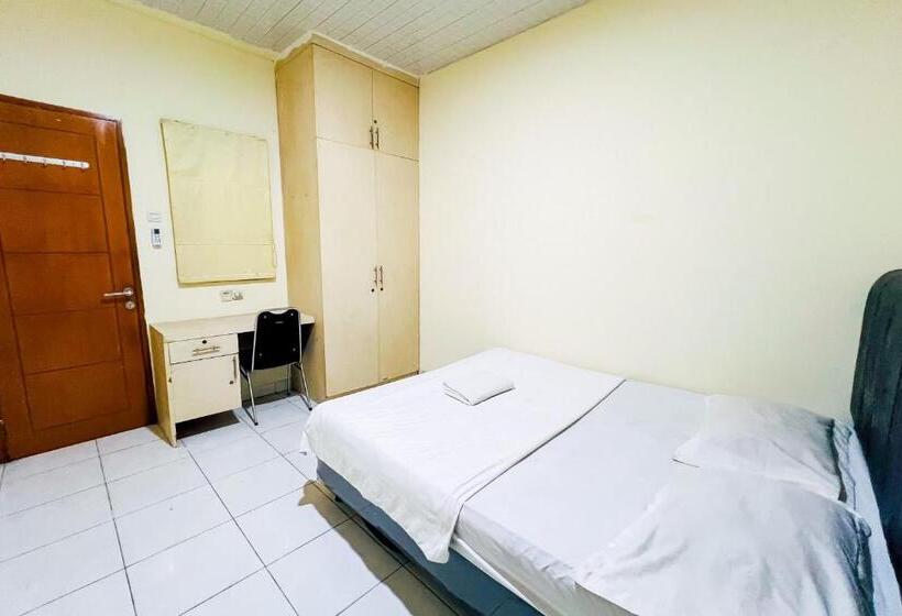 חדר סטנדרט, Taisir Residence Near Palmerah Mitra Reddoorz