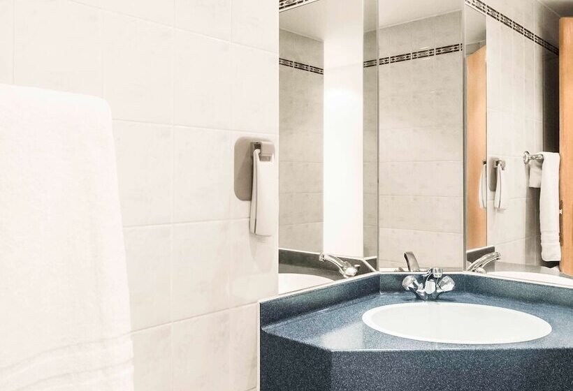 Номер Стандарт, Ibis Lincoln