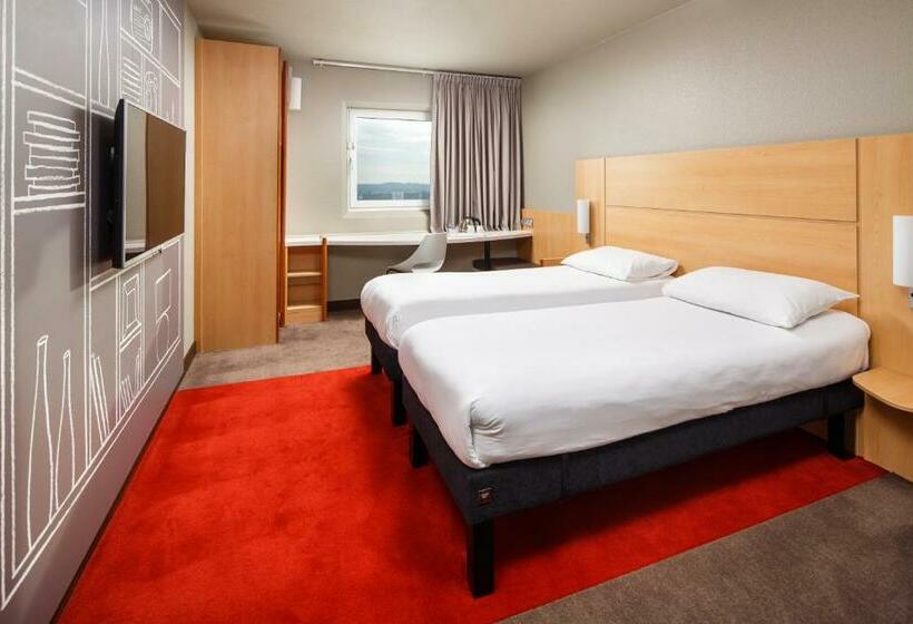 Номер Стандарт, Ibis London Wembley
