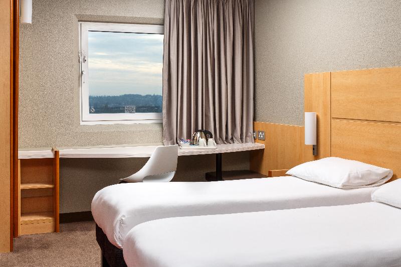 Номер Стандарт, Ibis London Wembley
