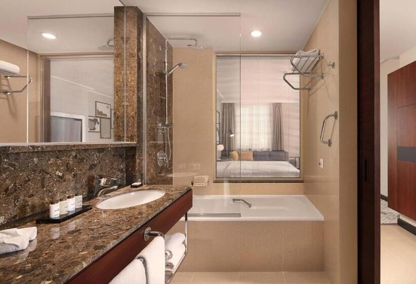 سوییت با چشم‌انداز پانوراما, Sheraton Istanbul Levent