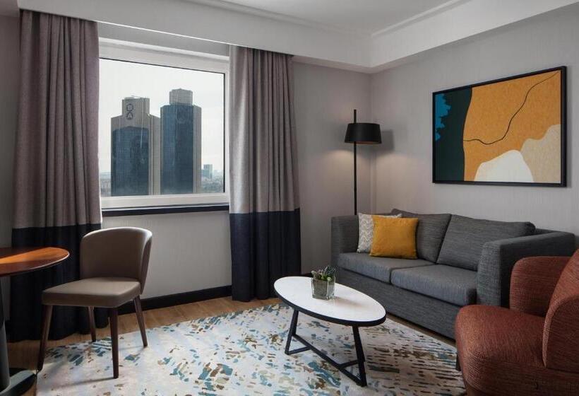 سوییت با چشم‌انداز پانوراما, Sheraton Istanbul Levent