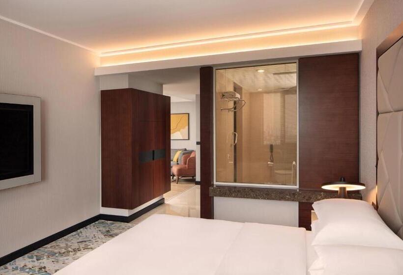 سوییت با چشم‌انداز پانوراما, Sheraton Istanbul Levent