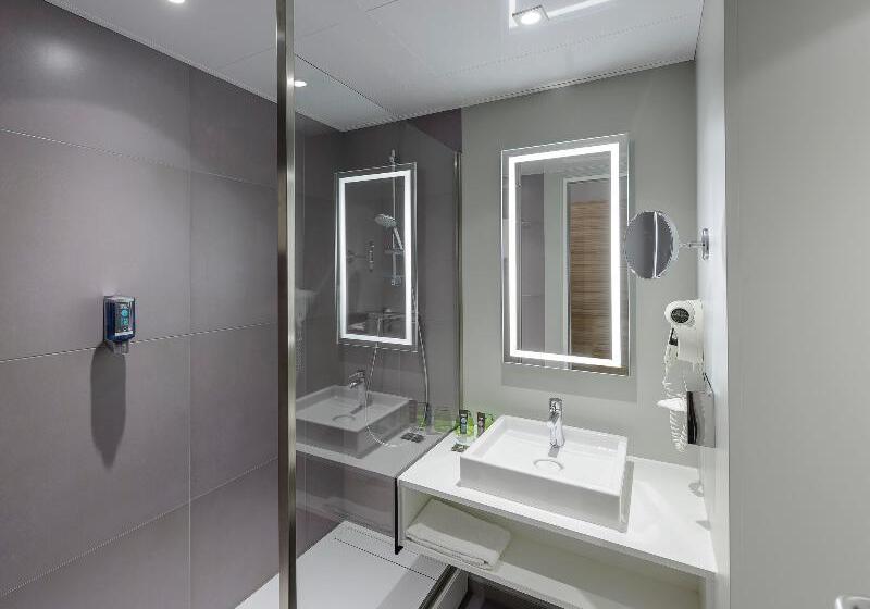 اتاق استاندارد سه نفره, Novotel Köln City